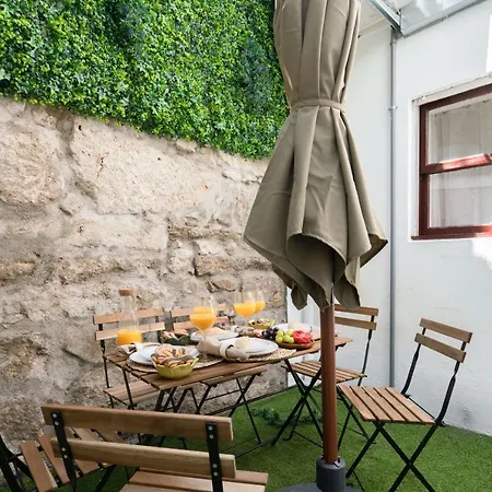 Calm Sunny House With Terrace 아파트 *