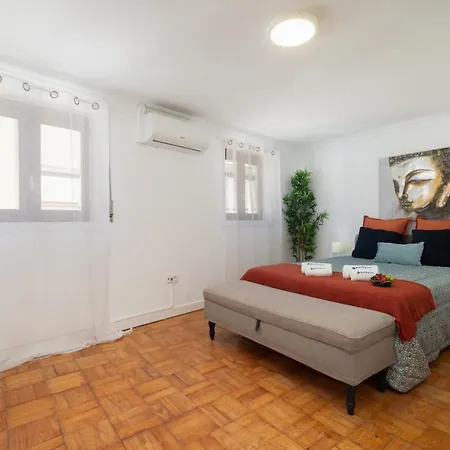 Calm Sunny House With Terrace 아파트 포르투